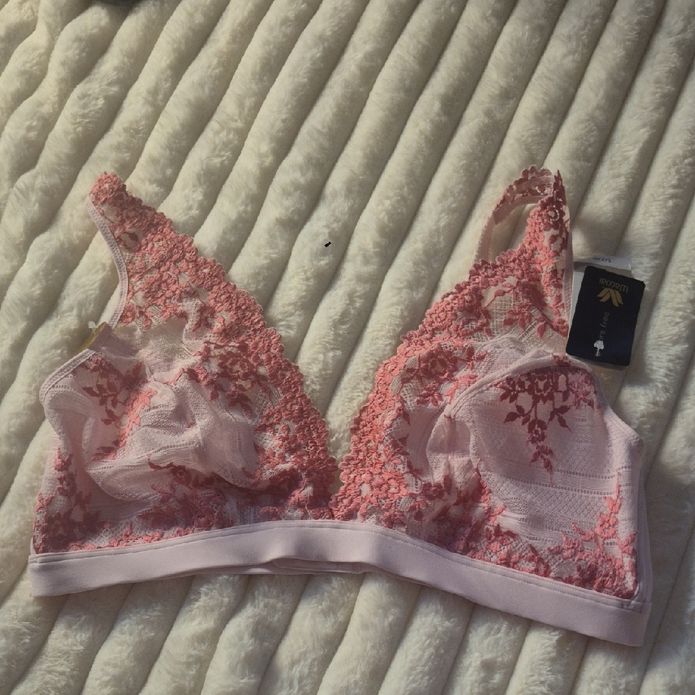 Wacoal Lace Bralette in Light Pink with Coral Embroidery